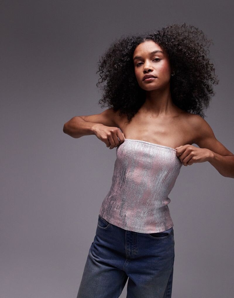 

Topshop – розовый топ-бандо с фольгой