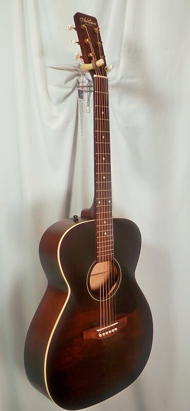 

Акустическая гитара Art & Lutherie 045570 Legacy Bourbon Burst Concert Hall Acoustic