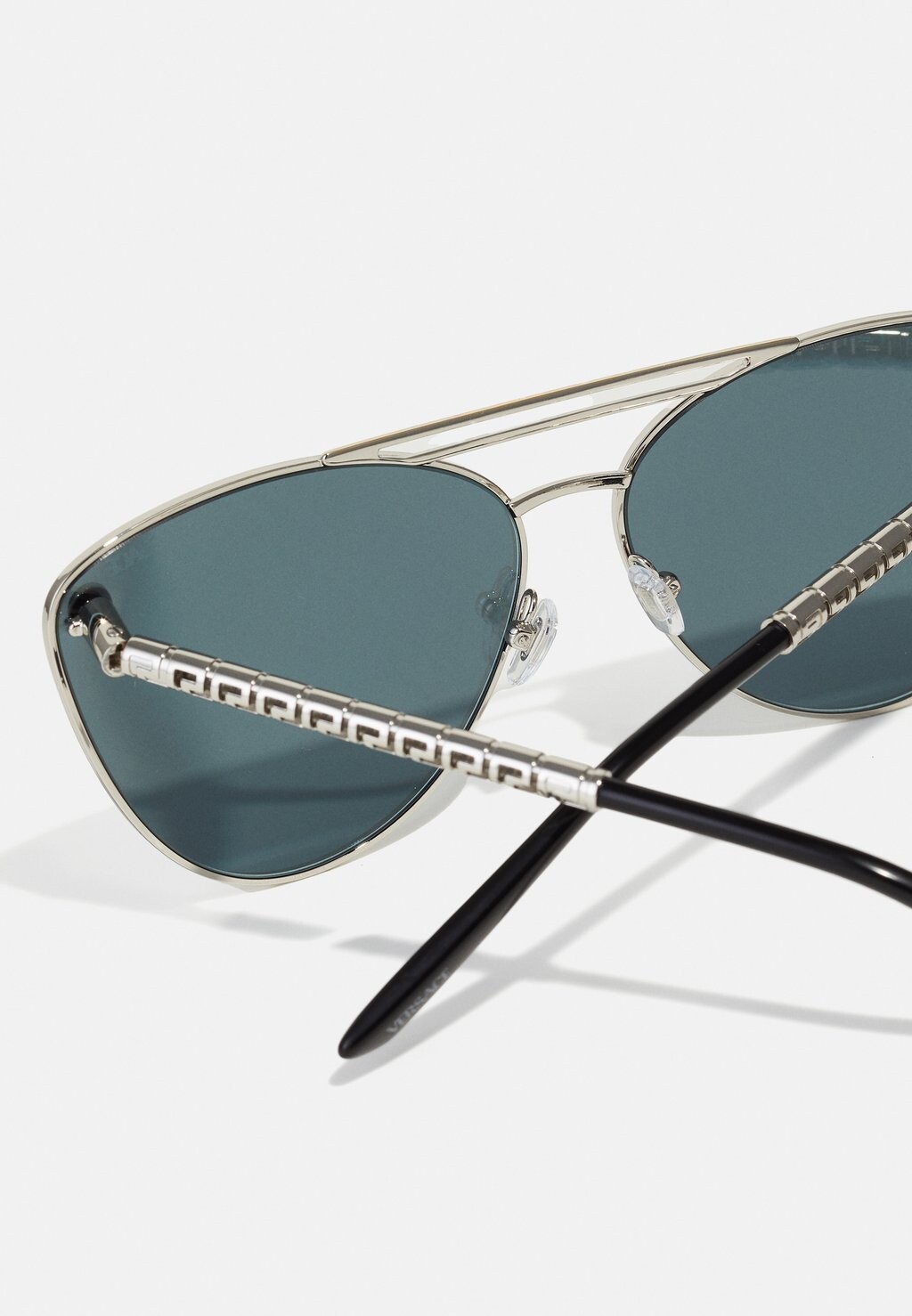 

Солнцезащитные очки Versace, серебристый/золотой/синий