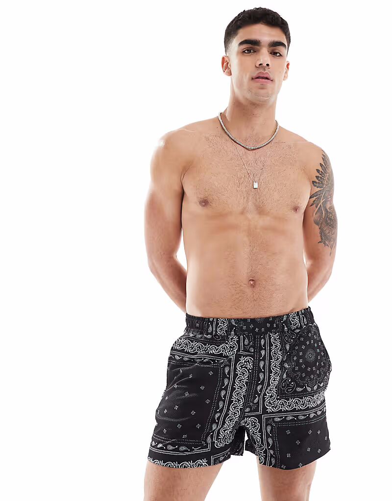 

Плавки River Island с принтом в виде черной банданы