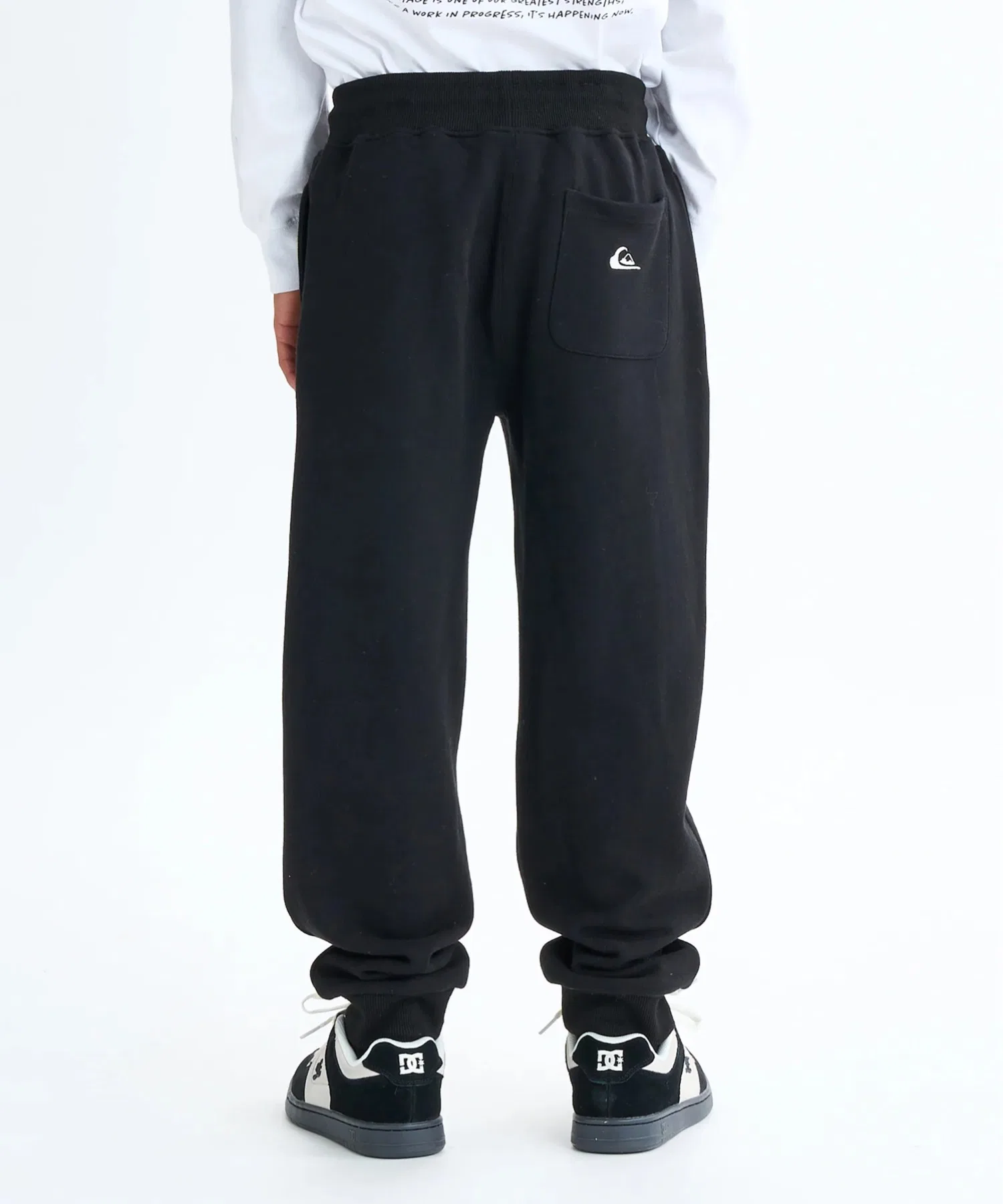 Спортивные штаны HAND DRAWN SWEAT PT / Quiksilver Kids Set-up, совместимые с детской системой, с флисовой подкладкой и эластичным поясом. — фото 2
