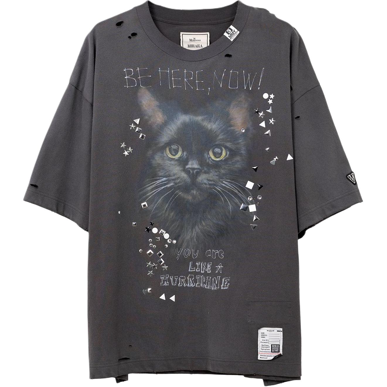 

Футболка с принтом кошки, декоративными элементами и потертостями Maison Mihara Yasuhiro, черный