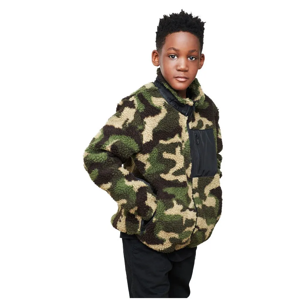 

Куртка Urban Classics, зеленый