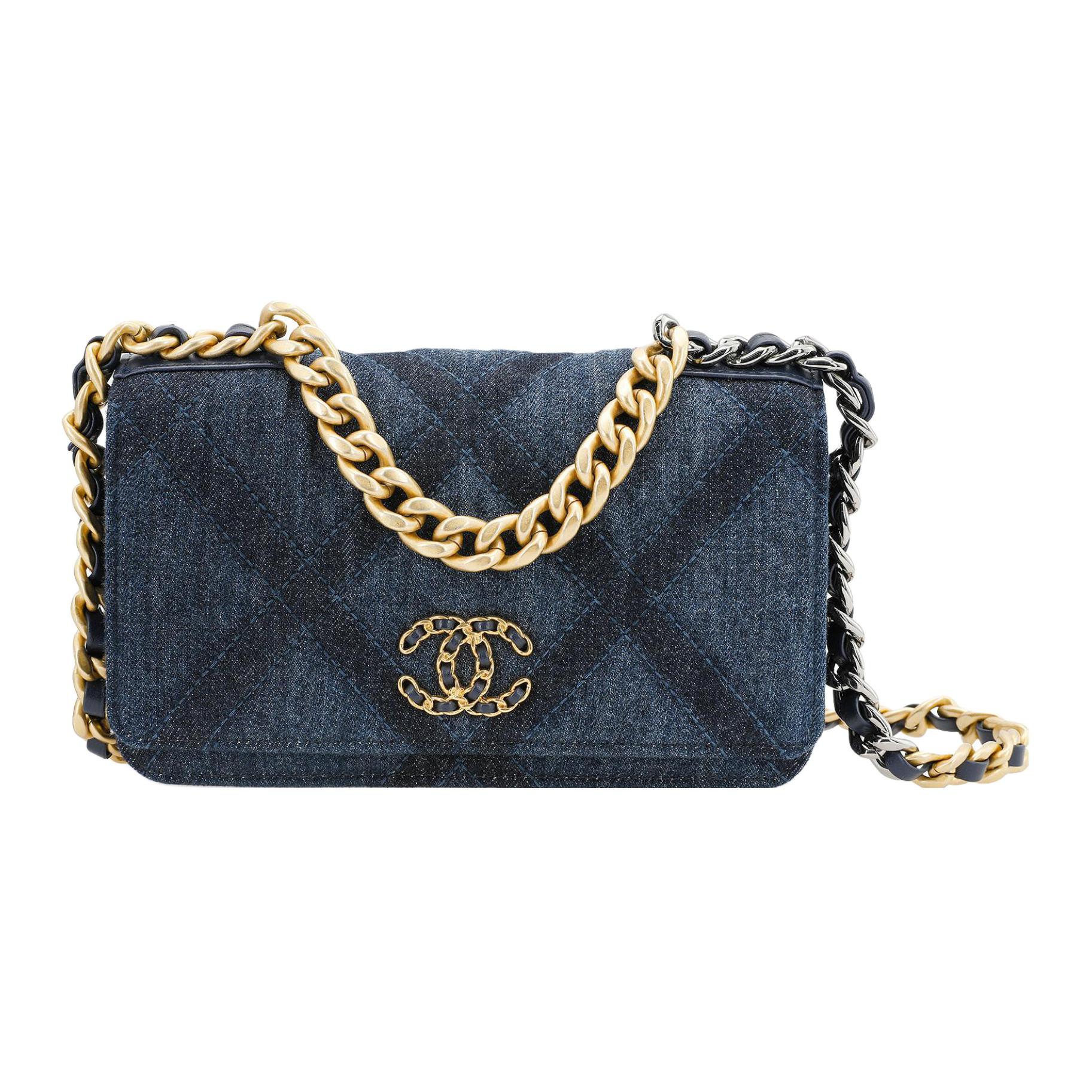 

CHANEL Весенняя джинсовая сумка 23C через плечо кроссбоди женская темно-синяя