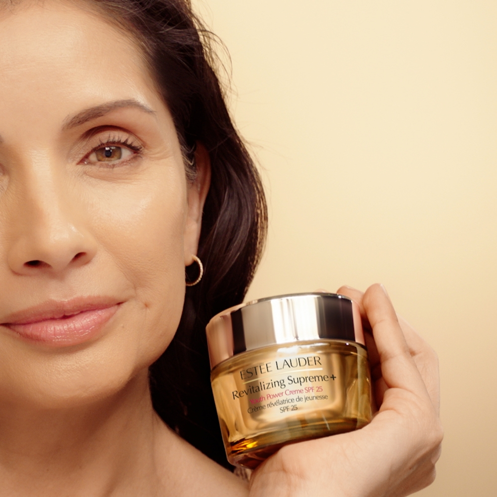 Крем для лица SPF25 ESTÉE LAUDER Revitalizing Supreme+ Youth Power Creme дневный укрепляющий с осветляющим и — фото 3