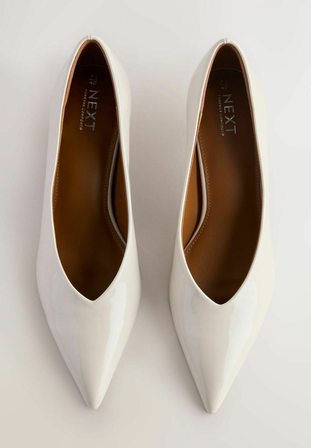 Классические туфли на каблуке STANDARD WIDE FIT - FOREVER COMFORT POINT TOE LOW KITTEN Next, бежевый — фото 3