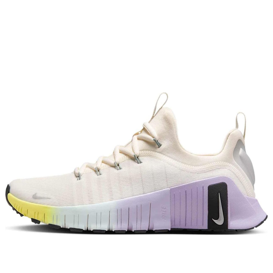 Кроссовки (WMNS) Nike Free Metcon 6 SE 'Phantom Black Hydrangeas', бежевый