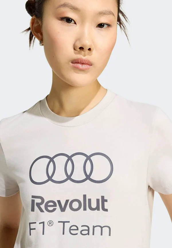 Футболка с графическим принтом днк команды audi formula one Adidas Performance, Chalk Pearl — фото 3