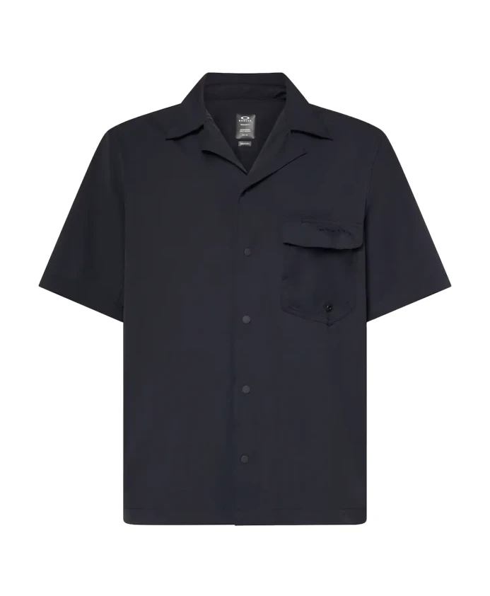 

Рубашка с кубинским воротником, стильная и удобная. Oakley, черный