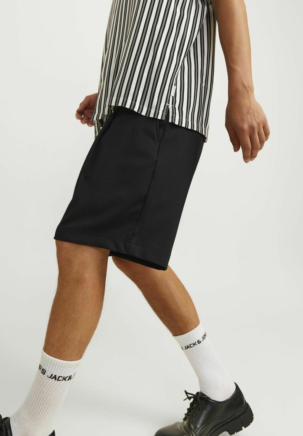 

Шорты WIDE FIT Jack & Jones, черный