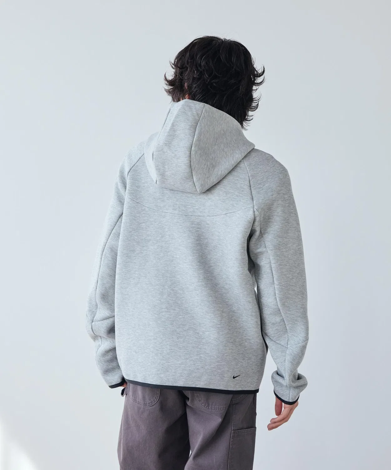 Куртка Nike Tech Men's Full-Zip Windrunner Hoodie, тёмно-серый — фото 2