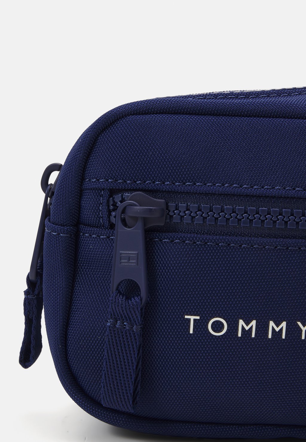 

Сумка через плечо ESSENTIAL CAMERA BAG UNISEX Tommy Hilfiger, темно-синий