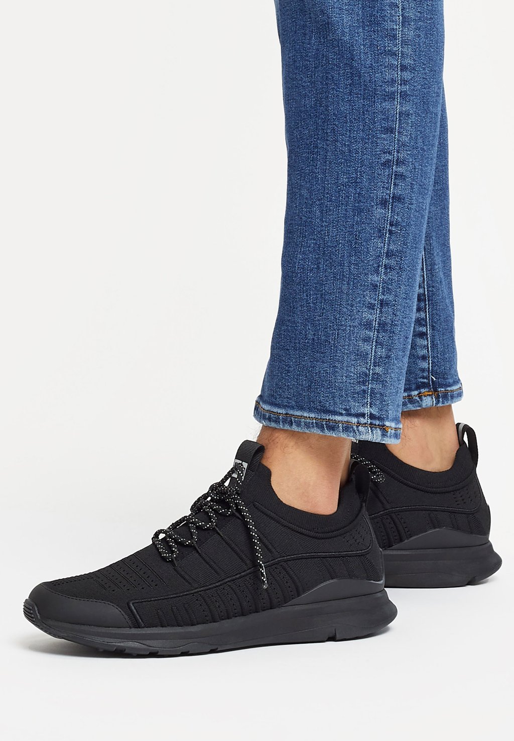 

Кроссовки FitFlop, черный