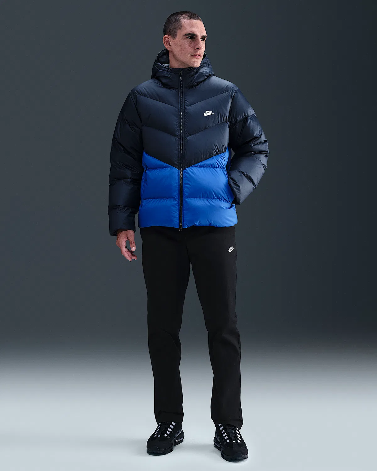 Мужская пуховая куртка Nike Windrunner, Obsidian/Game Royal/White — фото 4
