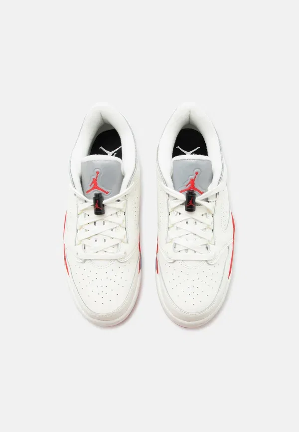 Кроссовки Sixty Plus Jordan, sail/fire red/black/reflect silver, цвет парусный/огненно-красный/черный/отражающий серебристый — фото 4