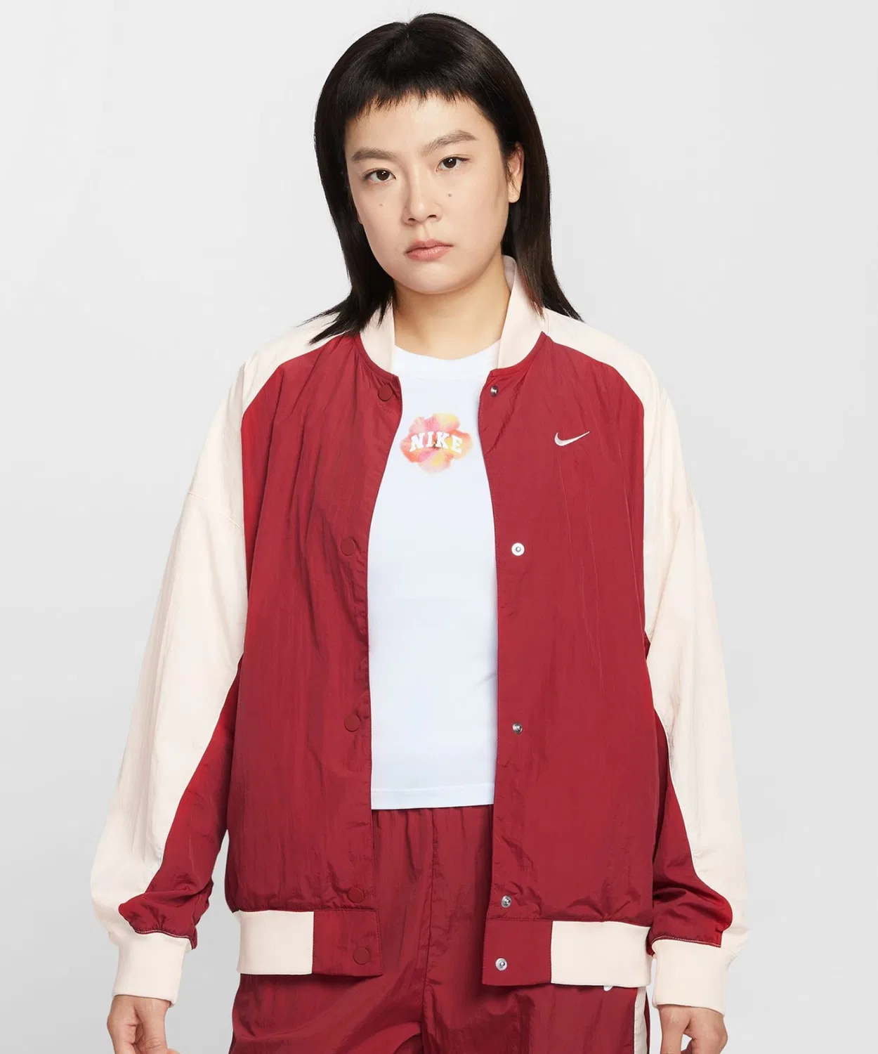 Куртка женская Nike NSW Hybrid Varsity Jacket красная — фото 2