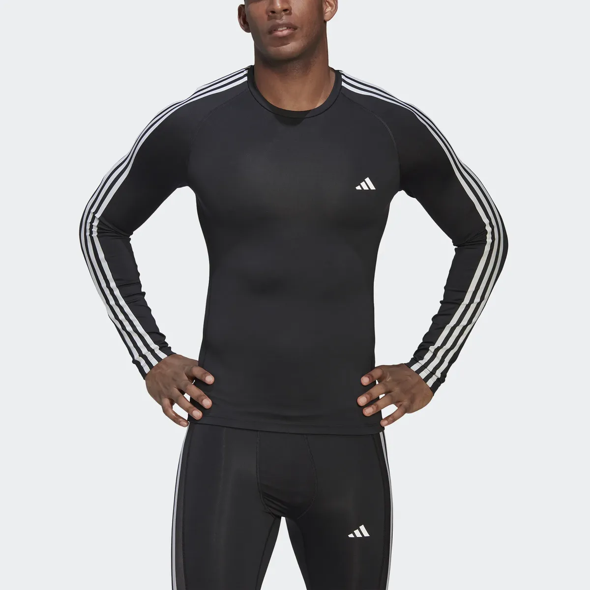 

Функциональная рубашка adidas Performance "TECHFIT 3STRIPES TRAINING LONGSLEEVE", черный