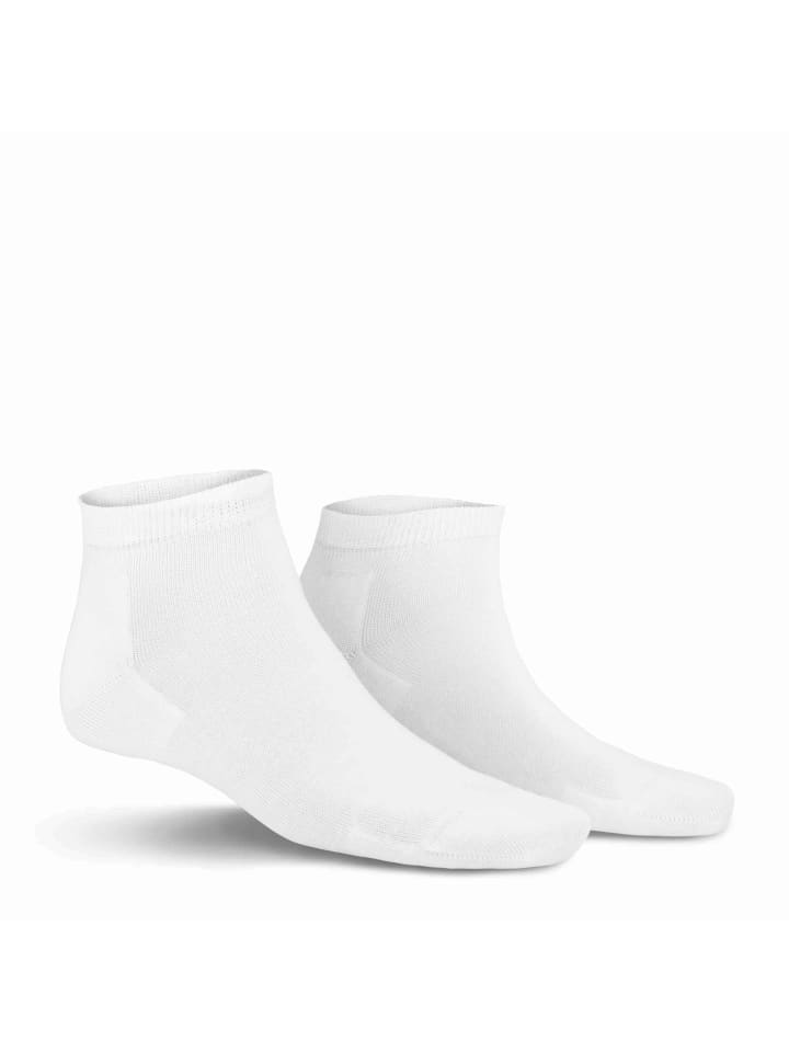 

Мягкие носки-кроссовки Richard белого цвета Kunert