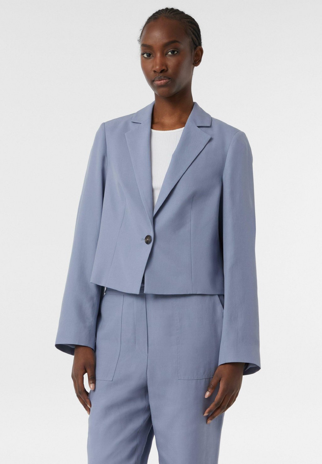 

Блейзер FEINER BLAZER MIT PATTENTASCHEN UND KNOPFVERSCHLUSS comma casual identity, синий