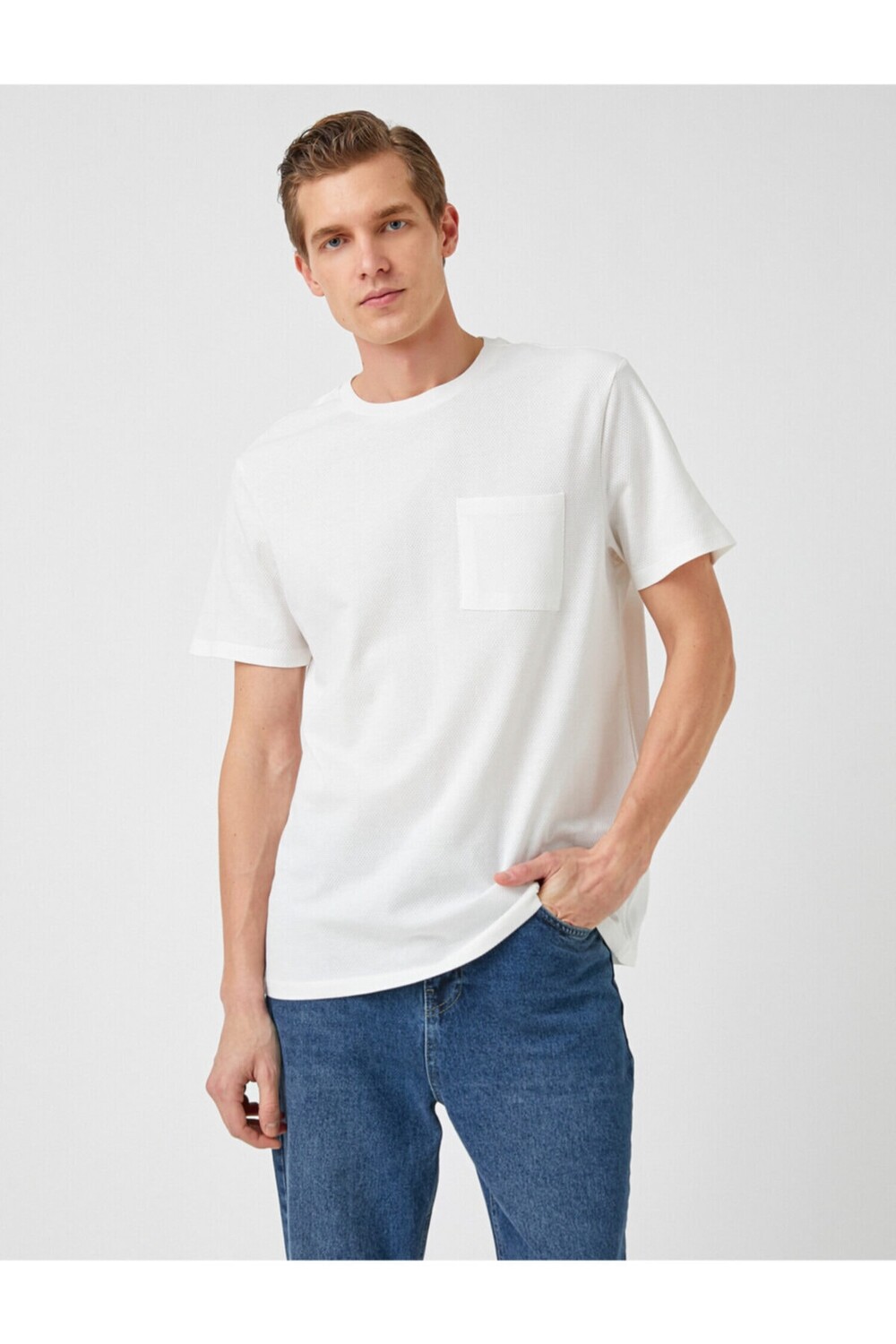 

Базовая футболка узкого кроя Koton, белый