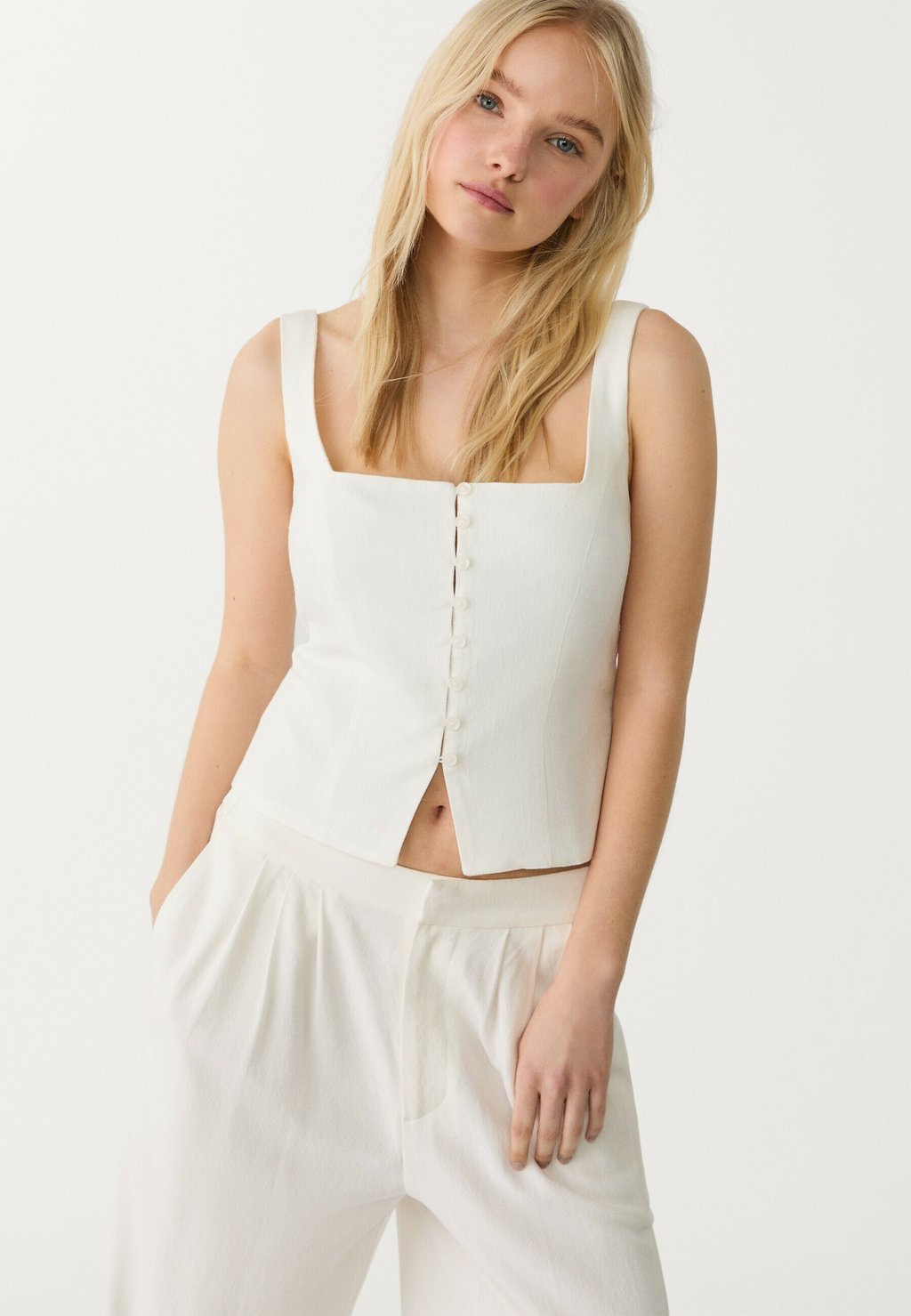

Топ WITH BUTTONS - Blouse Stradivarius, белый