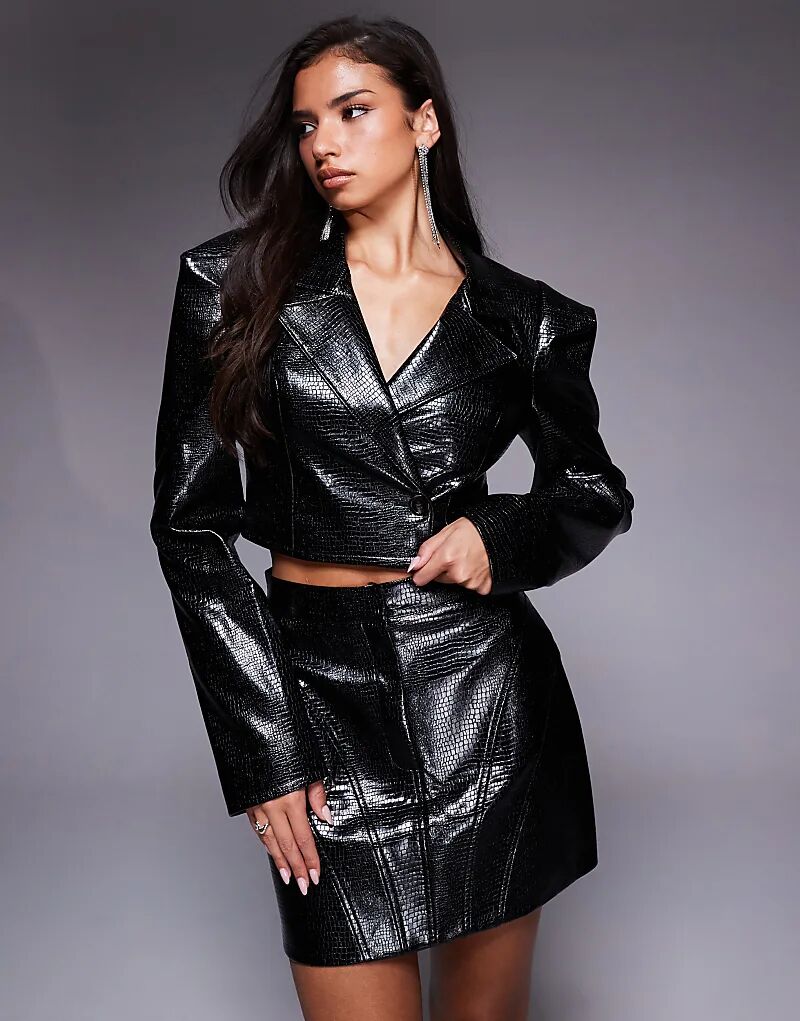 

Укороченный пиджак ASOS LUXE из искусственной кожи с крокодиловой кожей, черный