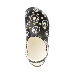 Сабо Crocs Classic Glow-In-The-Dark Skull Clog, черный - фото 2