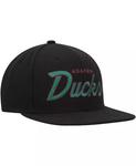 Мужская черная кепка Anaheim Ducks Core Team Script 2.0 Snapback Mitchell & Ness, черный - фото 4