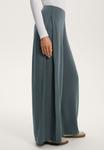 Брюки OYSHO SOFT-TOUCH WIDE LEG SIDE-PLEATED, Grey - фото 5