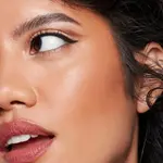 Бронзер Hypernova Satin Matte Bronzer r.e.m. beauty, Solar Storm (light medium with neutral undertones) - фото 3