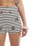 Полосатые шорты ASOS DESIGN с вышивкой вишни - фото 3