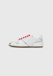 Кроссовки MOSCHINO Trainers, Bianco/Rosso/Silver-Coloured/White - фото