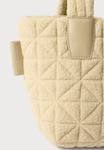Сумка Vee Collective Handbag, Cream/White - фото 5