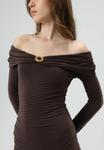 Платье D.MoRo OFF-THE-SHOULDER, Brown - фото 3