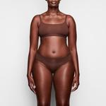 Стринги SKIMS Fits Everybody, цвет Cocoa - фото 2