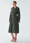 Платье BWLDR LOLA MIDI, Dark Olive/Green - фото 3