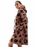 Платье ASOS DESIGN honeycomb oversized lounge hoodie in leopard print - фото