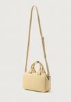 Сумка Calvin Klein BOLD ELONGATED MINI TOTE, Parsnip/Light Yellow - фото 2