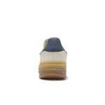 Кроссовки gazelle bold 'night indigo magic beige' Adidas, белый - фото 4