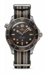 Часы seamaster diver 300m co axial master chronometer 42 мм 007 edition Omega - фото