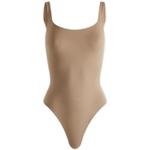Боди с квадратным вырезом подходит всем Skims, цвет truffle - фото