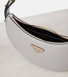 Арqué маленькая кожаная сумка через плечо Prada, Granito - фото 3