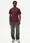 Футболка ARMEDANGELS LAARON, Dark Cranberry/Berry - фото 2