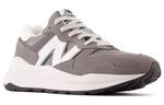 Кроссовки New Balance NB 5740 Unisex, серый/белый - фото 3
