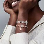 Шарм-клипса Pandora Moments Band of Hearts, розовое золото - фото 6