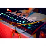 Контроллер и секвенсор Arturia KeyStep Pro Chroma с 37 клавишами - фото 11