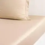 Простыня Yves Delorme Triomphe на резинке, 160х200, песочный - фото