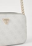 Сумка через плечо NOELLE CROSSBODY CAMERA Guess, белый - фото 6
