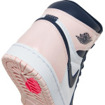 Кроссовки Wmns Air Jordan 1 Retro High OG SE Bubble Gum, розовый - фото 10