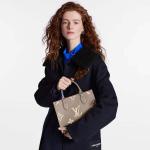 Сумка Louis Vuitton Onthego PM, серый/кремовый - фото 5